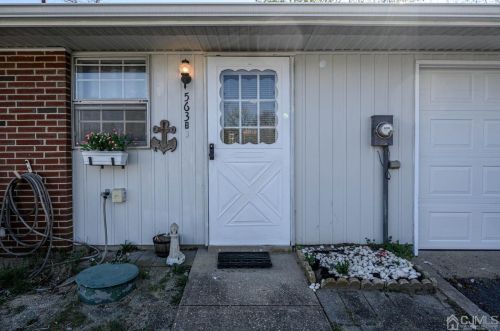 563 Portsmouth Dr, Lakewood, NJ 08701-7832
