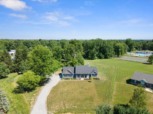 1043 Carryback Dr, Pataskala OH 43062-9543 exterior