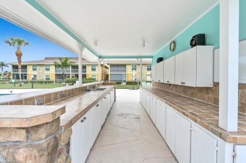 401 Charlemagne Blvd, Naples FL  34112-7069 exterior
