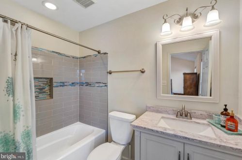 9240 Lorton Valley Rd, Lorton VA  22079-2912 exterior