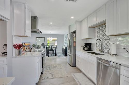 624 104th Ave, Naples FL  34108-3227 exterior
