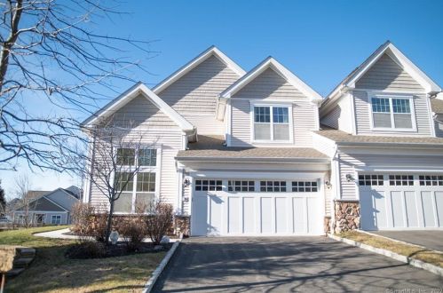 34 Great Hill Dr, Bethel, CT 06801-1880