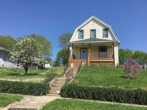 106 Johnson St, Norway, IA 52318-9579
