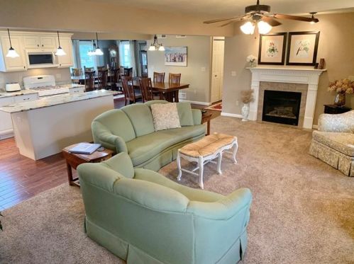 118 Greenfield Dr, Latrobe, PA 15650-9565