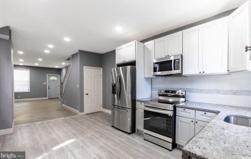 6526 Chew Ave, Philadelphia PA 19120-2332 exterior