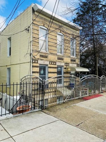 1722 Fillmore St, Bronx, NY 10460-2602