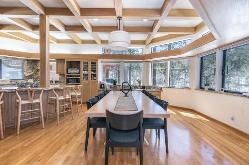 315 Skidder Trl, Truckee CA  96161-3930 exterior