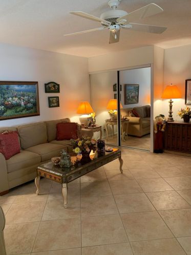 144 Dorchester G, West Palm Beach, FL 33417-1445