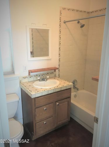 1070 Miles St, Tucson AZ 85719-6140 exterior