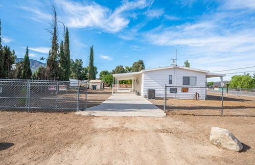 19841 Grand Ave, Lake Elsinore CA  92530-6432 exterior