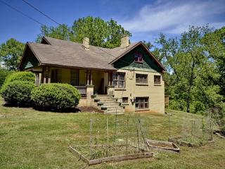 828 Jenkins Valley Rd, Alexander, NC 28701-8711