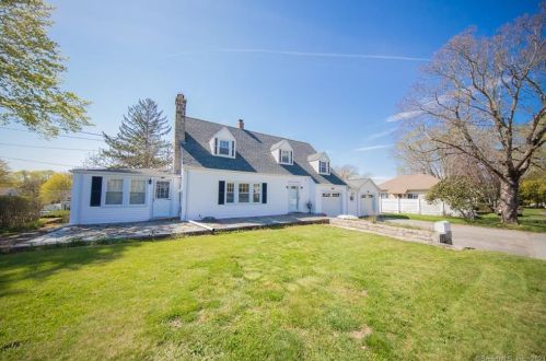 17 Wild Rose Pl, Waterford CT  06385-2328 exterior