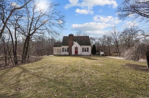 318 Noxon Rd, Poughkeepsie NY  12603-2904 exterior