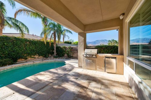 62 Via Del Pienza, Rancho Mirage CA  92270-5624 exterior