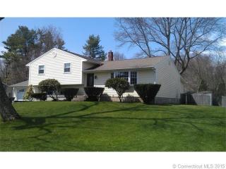 13 College St, Clinton, CT 06413-2715