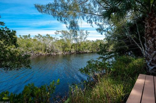 2010 Wild Lime Dr, Sanibel, FL 33957-2406
