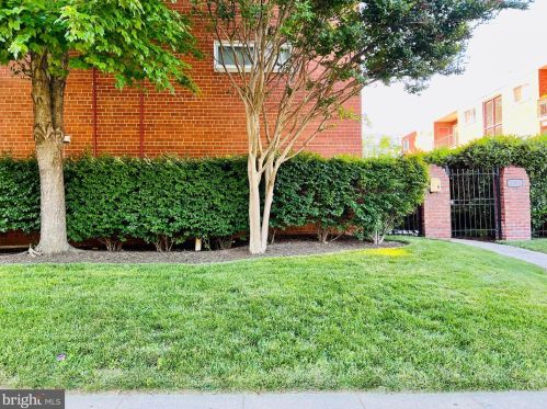 1384 Bryant St, Washington, DC 20018-1148
