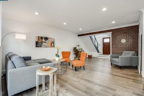 2442 Wright Ct, South San Francisco CA  94080-5257 exterior