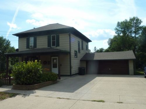 1121 2nd Ave, Jamestown, ND 58401-3208