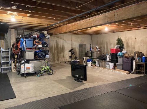 26 Ash St, Northwood NH  03261-3933 exterior