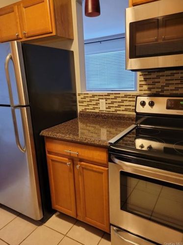 75 Poplar Ln, Middletown NY  10941-1305 exterior