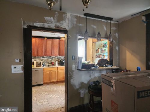 3 Grv Ave, West Deptford NJ  08063-1526 exterior