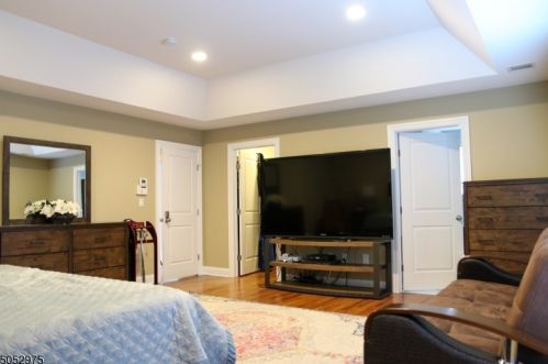 25 Ridge Rd, West Paterson NJ  07424-2416 exterior