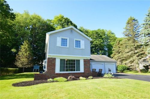 212 Heather Ln, Canandaigua, NY 14425-7041