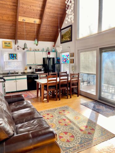 4 Westminster Ct, Marthas Vineyard, MA 02539-6321