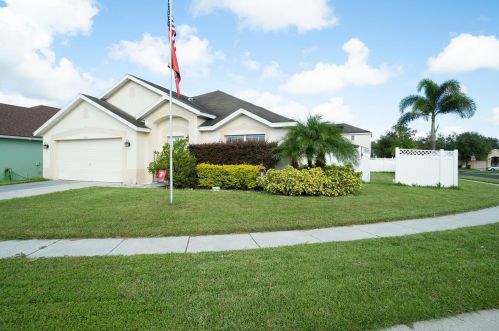 2814 Maguire Dr, Kissimmee, FL 34741-7715
