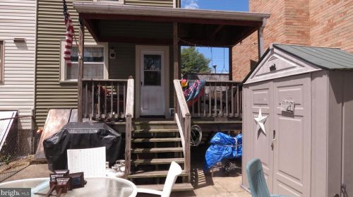 208 Chestnut Ave, Camden NJ  08109-2049 exterior