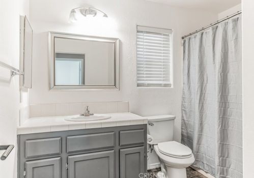 10016 Roehampton Ave, Bakersfield CA  93312-5348 exterior