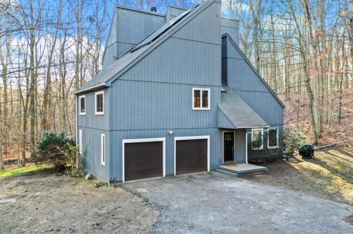 19 Katrina Cir, Bethel, CT 06801-3310