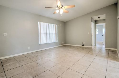 4424 31 Pl, Naples FL 34116-8040 exterior