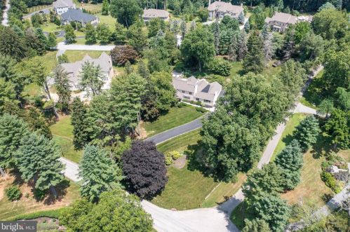 38 Dunminning Rd, Newtown Square, PA 19073-1801