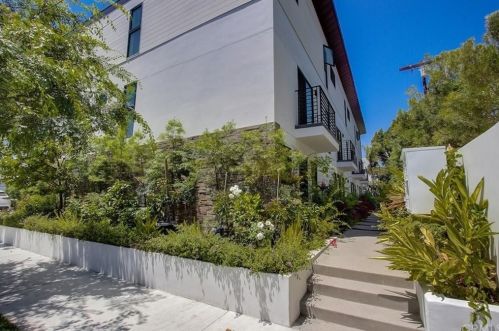 4809 Carpenter Ave, North Hollywood CA  91607-3204 exterior