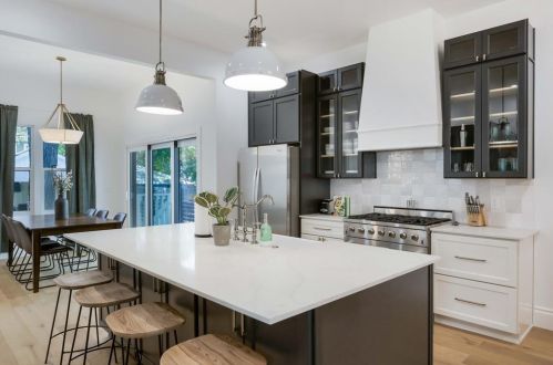 315 37th St, Austin TX  78705-1417 exterior