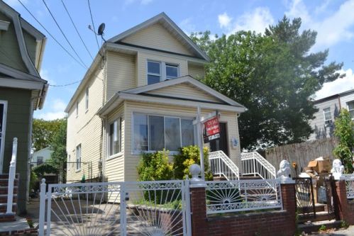 8910 92nd St, Jamaica, NY 11421-2612