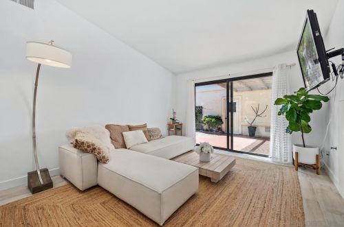 6829 Pear Tree Dr, Carlsbad CA  92011-3937 exterior