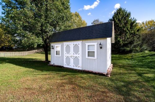 2739 Greystoke Dr, Xenia OH 45385-5720 exterior