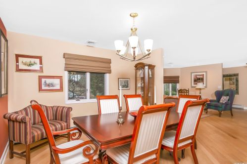 22 Stonywell Ct, Huntington Station NY  11746-5423 exterior