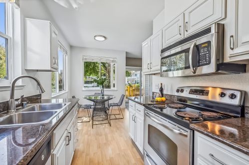 123 Lakeshore Ct, Richmond CA  94804-7422 exterior