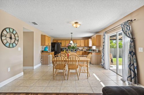 866 Abingdon Ave, Fort Pierce FL  34953-2861 exterior