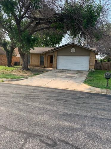 3721 Whitefern Dr, Fort Worth, TX 76137-1649