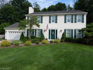 15951 Kingswood Ct, Cleveland, OH 44149-5704