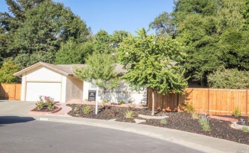 8139 Valley View Dr, Sebastopol, CA 95472-3135