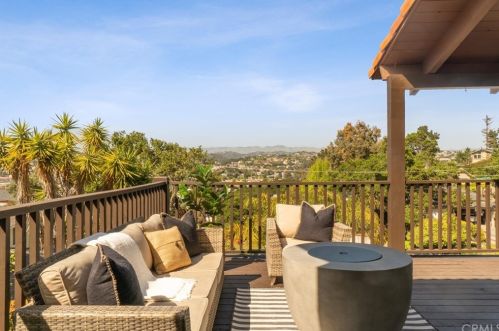 1500 Hillcrest Dr, Pismo Beach CA  93420-2215 exterior