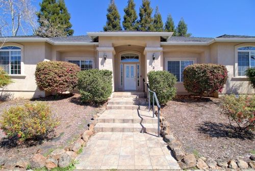 2 Burney Dr, Chico CA  95928-3805 exterior