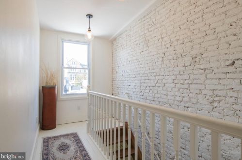 2026 Howard St, Philadelphia PA 19148-3334 exterior