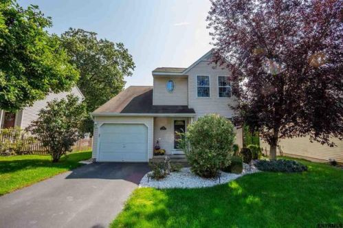 25 Mapleridge Ave, Clifton Park Center NY  12065-6229 exterior